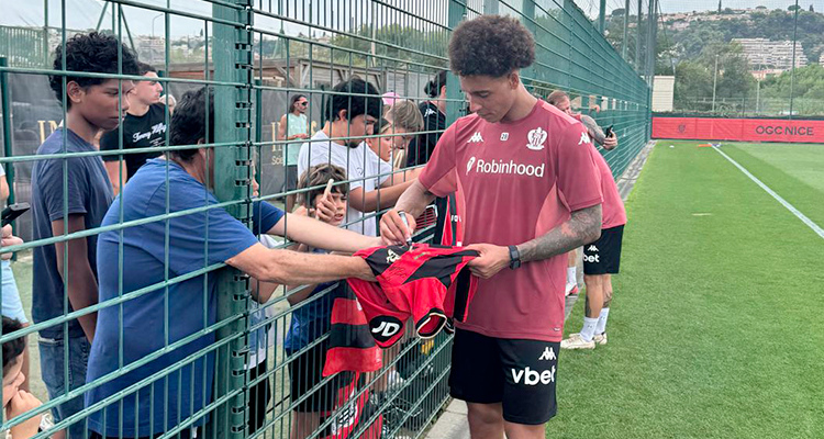 « Witsel ? Il est arrivé comme un mec normal » : le « nouveau Dante » bluffe déjà ses coéquipiers